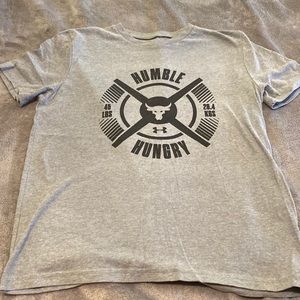 Boys size xlarge Under Armour tee.